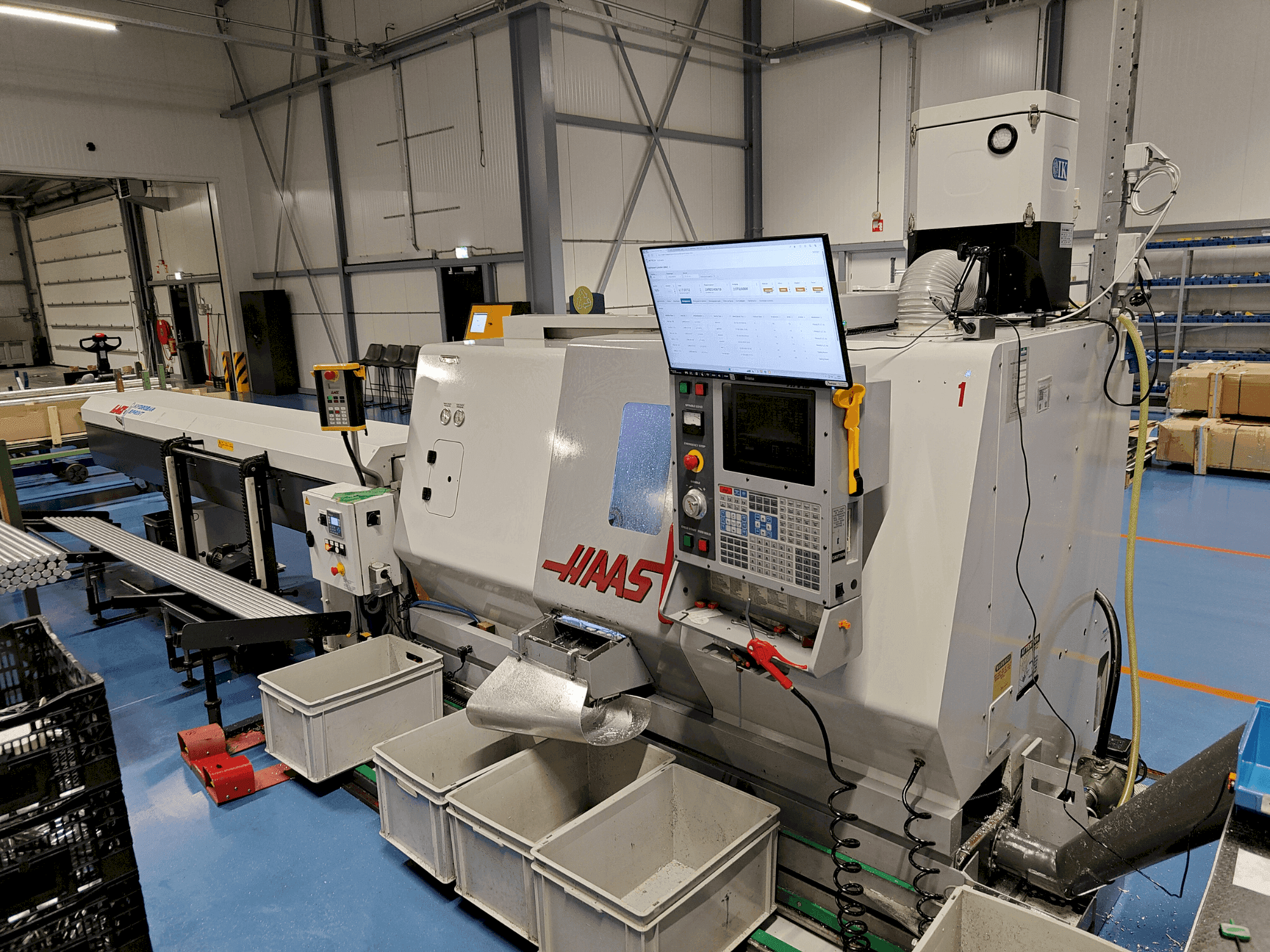 Vista frontale della macchina HAAS TL-15HE