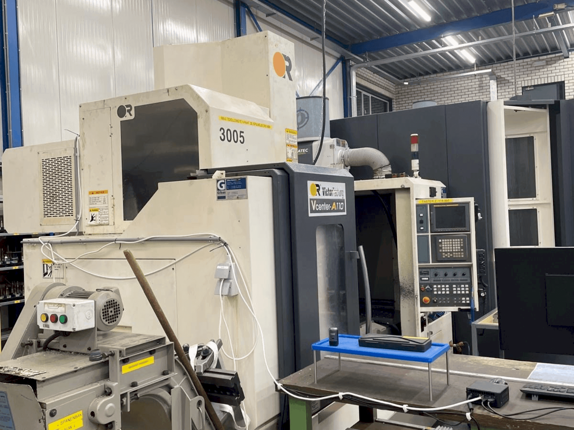 Vista frontale della macchina VICTOR TAICHUNG A110