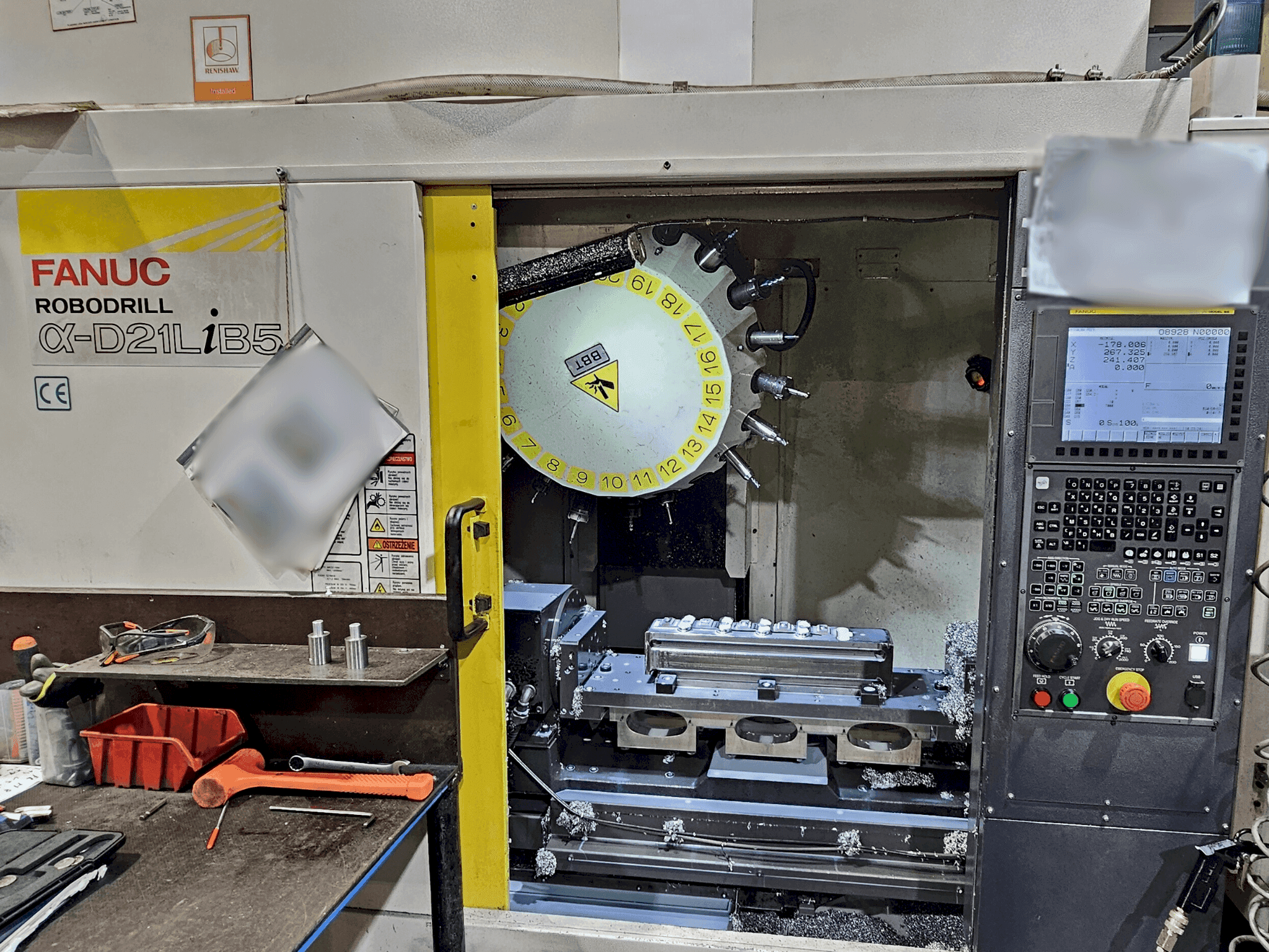 Vista frontale della macchina FANUC Robodrill α-D21L iB 5