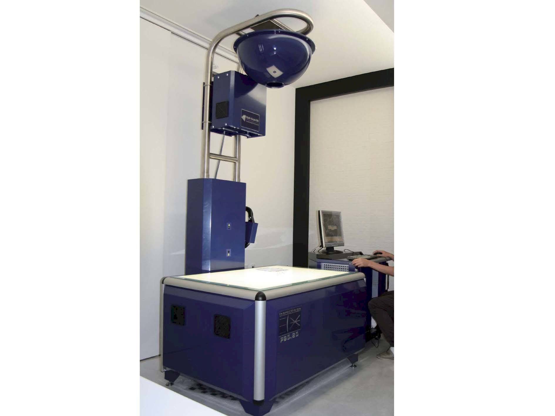 Vista frontale della macchina InspecVision P85.25