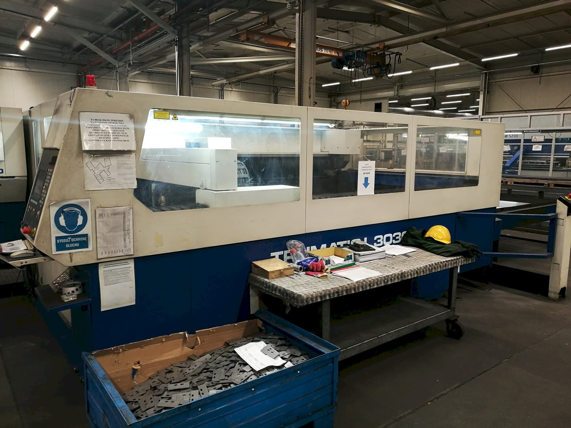 Vista frontale della macchina Trumpf Trumatic L3030