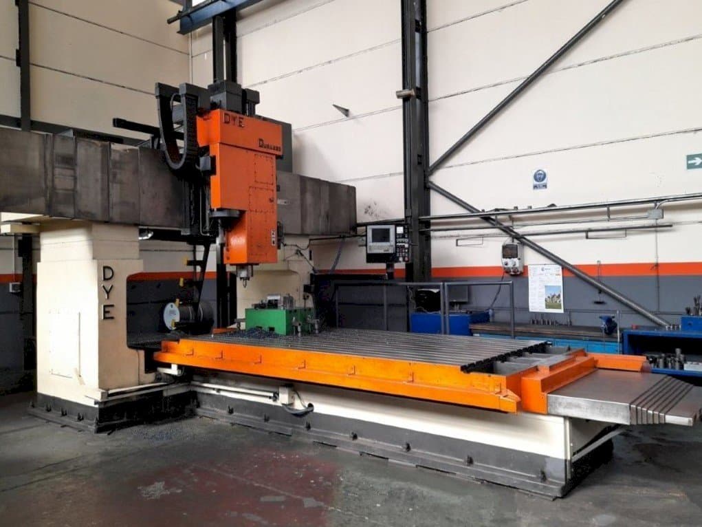 Vista frontale della macchina DYE FB-3600