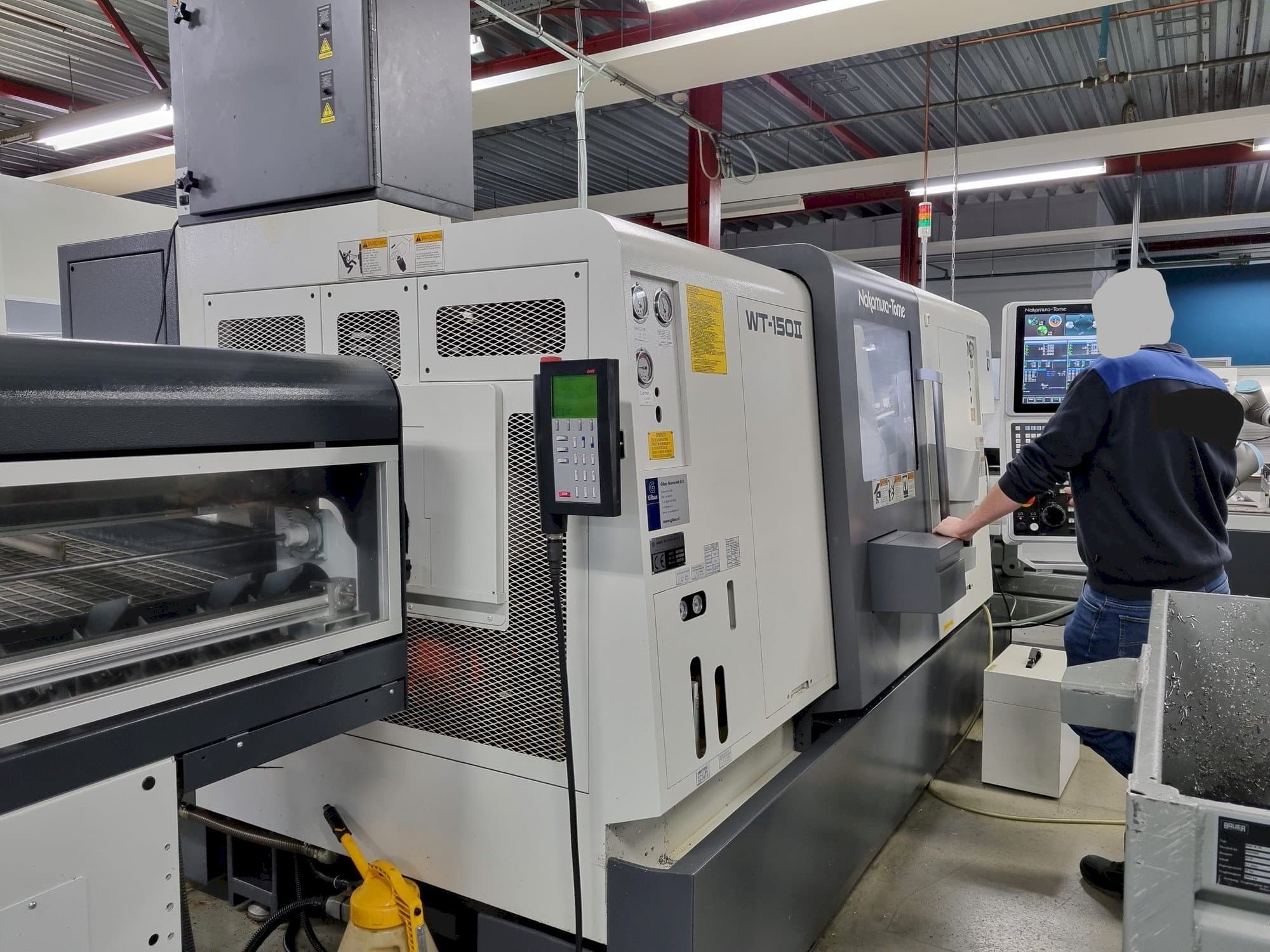 Vista frontale della macchina NAKAMURA-TOME WT-150II