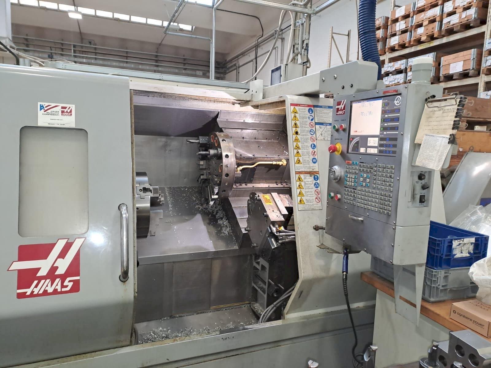 Vista frontale della macchina HAAS SL30