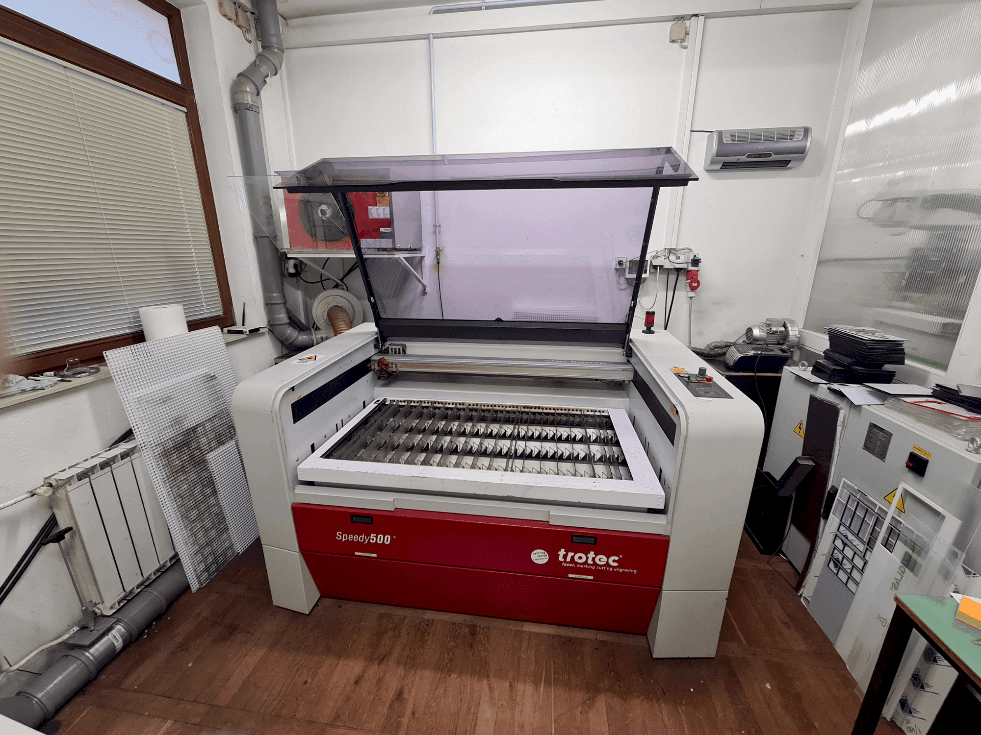 Vista frontale della macchina Trotec Speedy 500