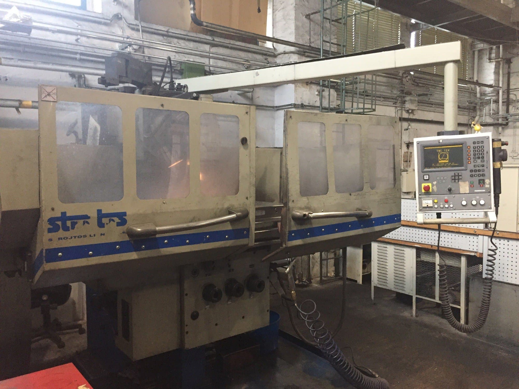 Vista frontale della macchina Strojtos  FGS 63 NCP