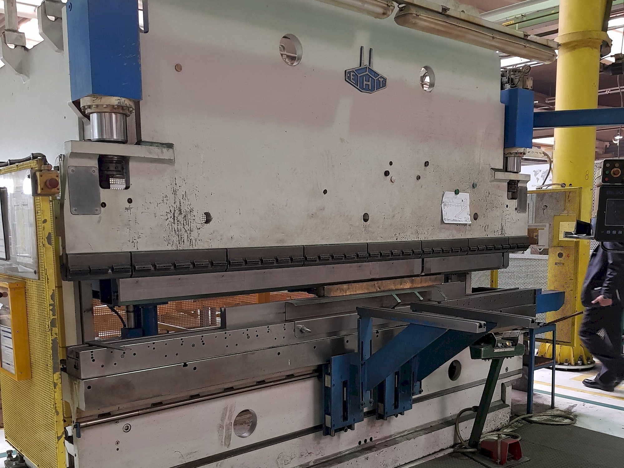 Vista laterale sinistra della macchina EHT EHPS 11-35