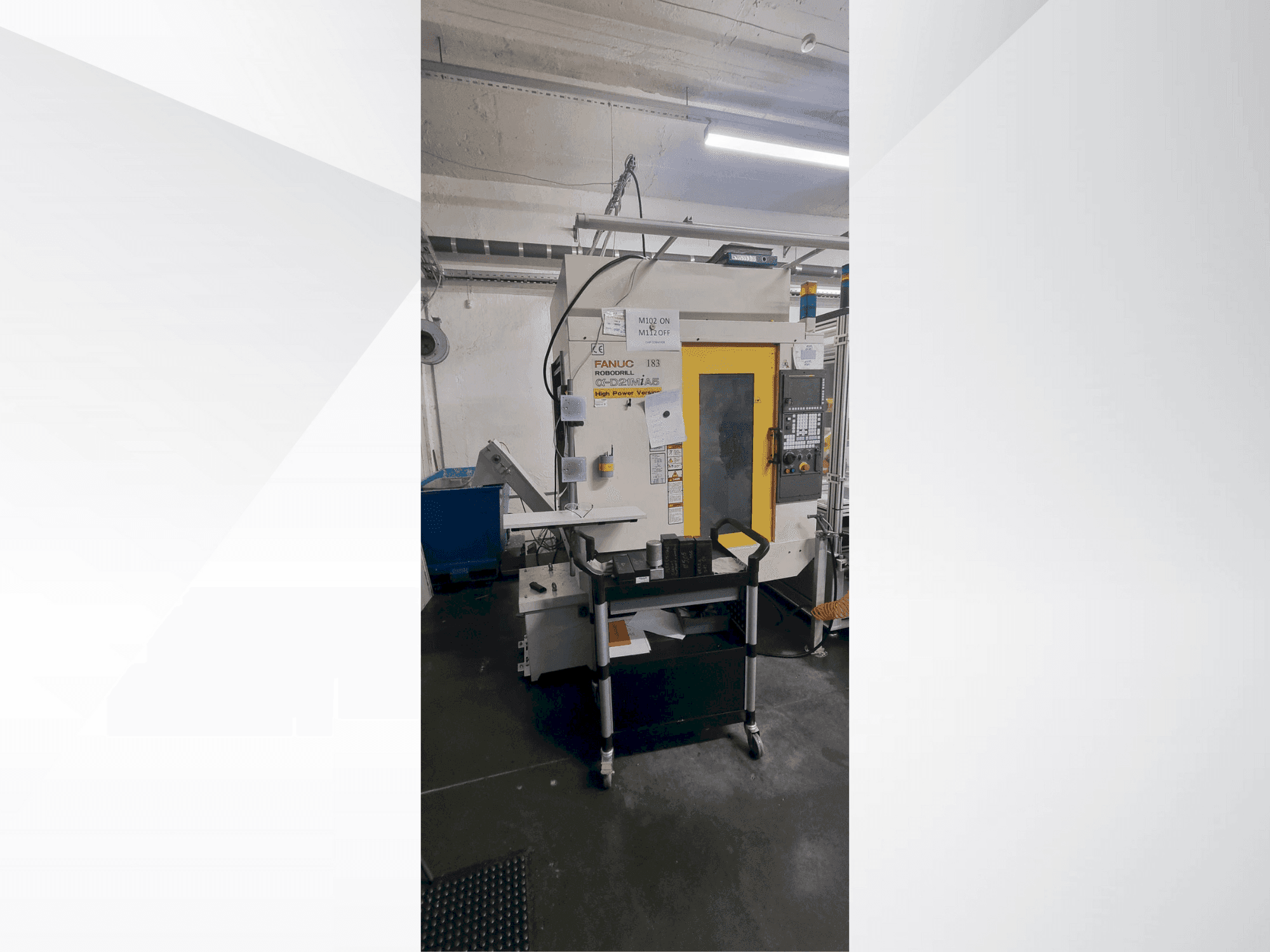 Vista frontale della macchina FANUC Robodrill α-D21 MiA5