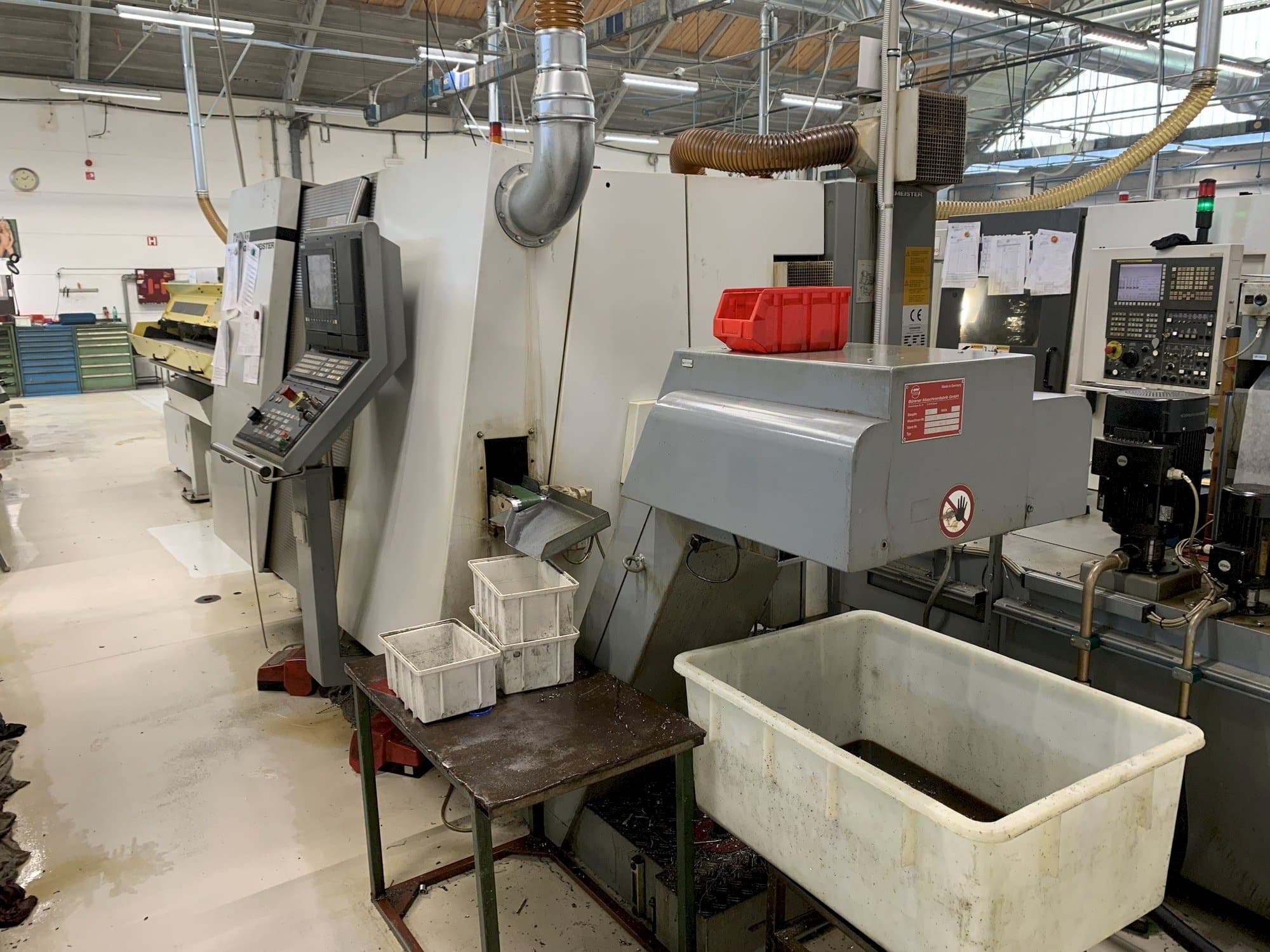 Vista frontale della macchina Gildemeister Twin 32