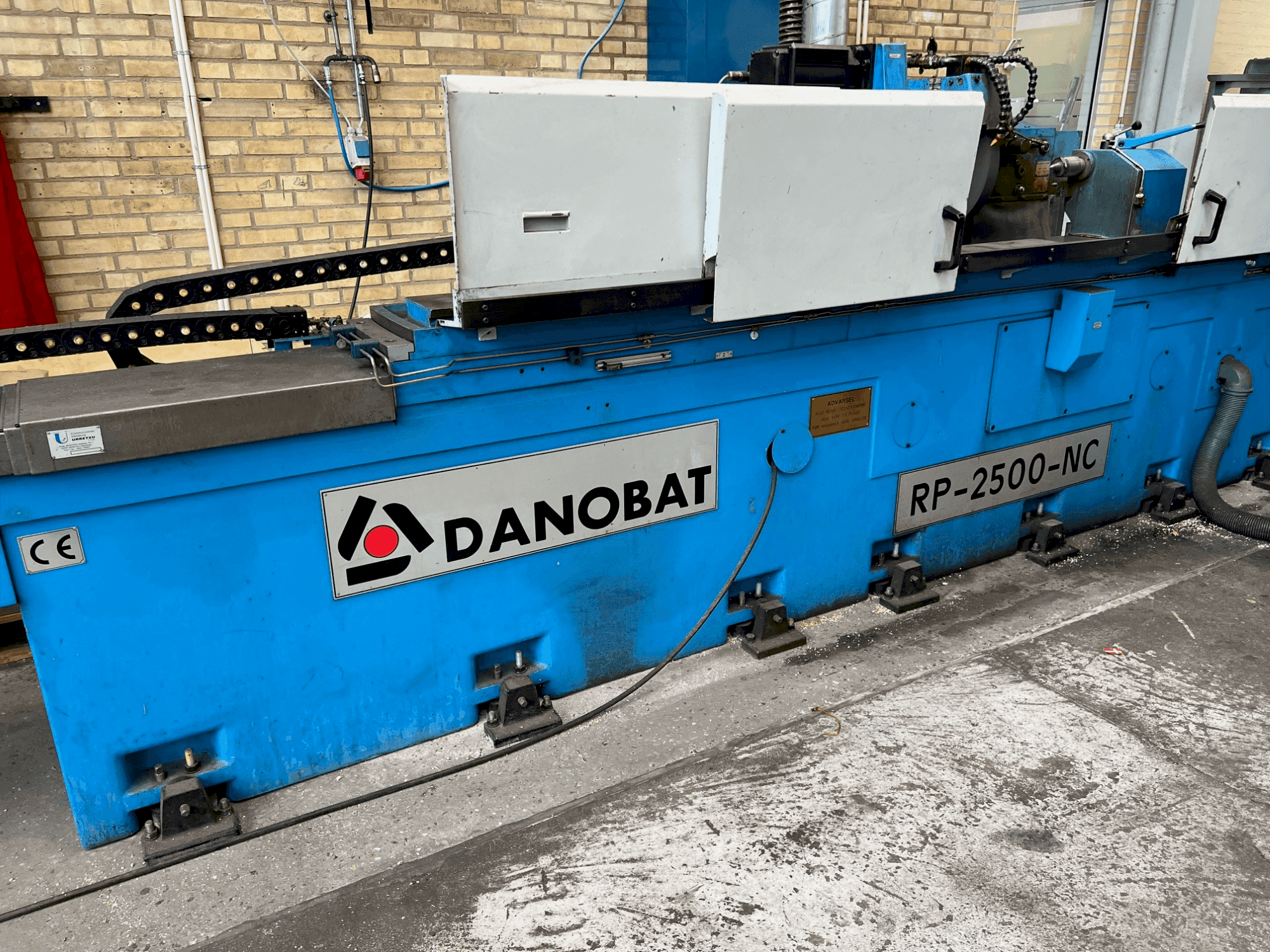 Vista frontale della macchina DANOBAT RP-2500-NC