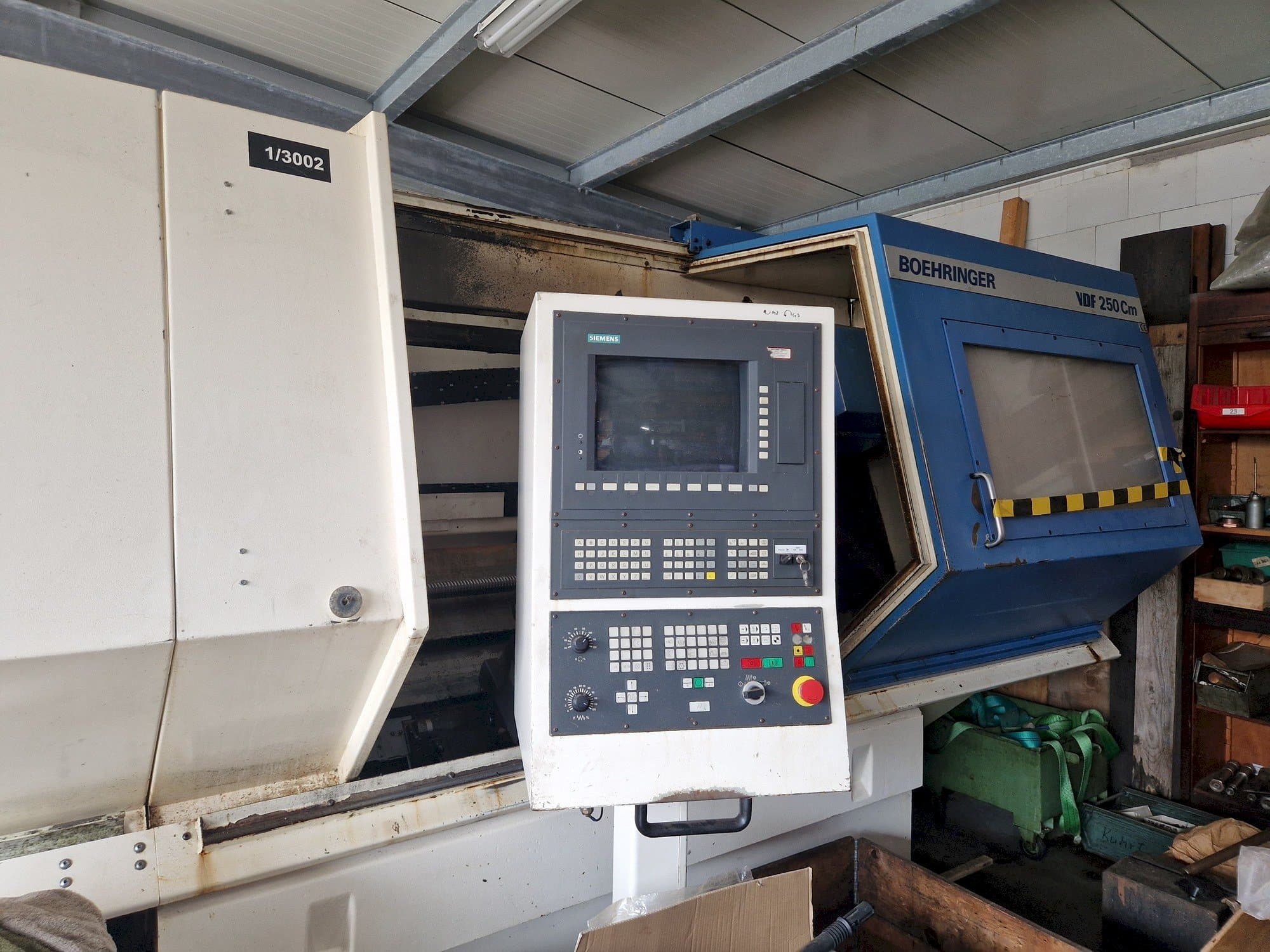 Vista frontale della macchina BOEHRINGER VDF 250 Cm