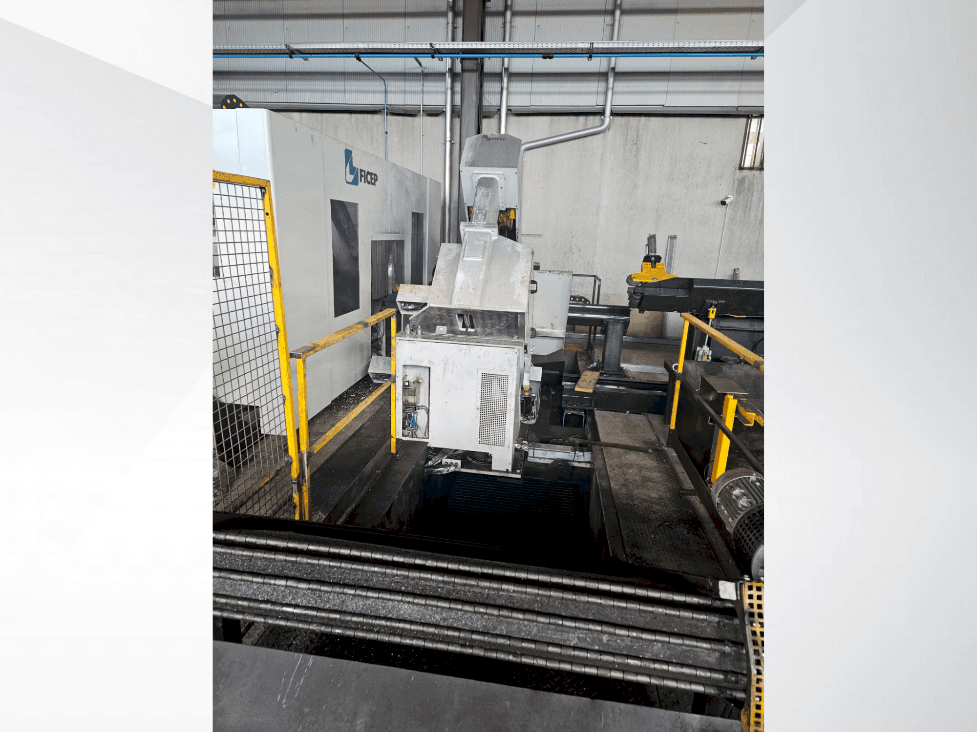 Vista frontale della macchina FICEP D50F