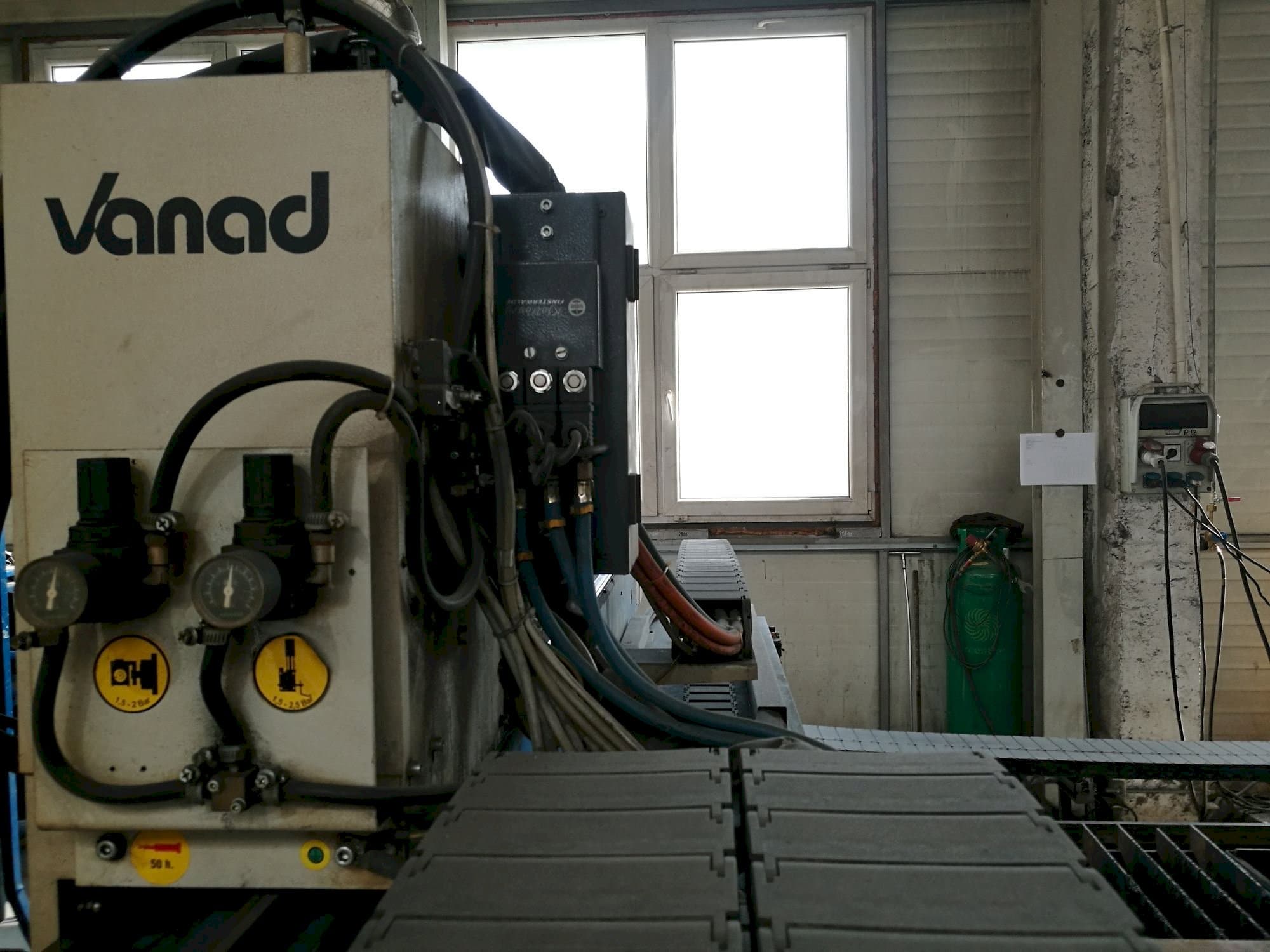 Vista frontale della macchina Vanad Kjellberg Proxima HiFocus 80i