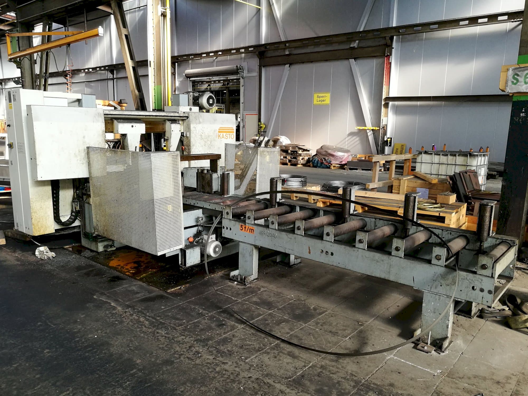 Vista lato destro della macchina KASTO HBA 420 AU