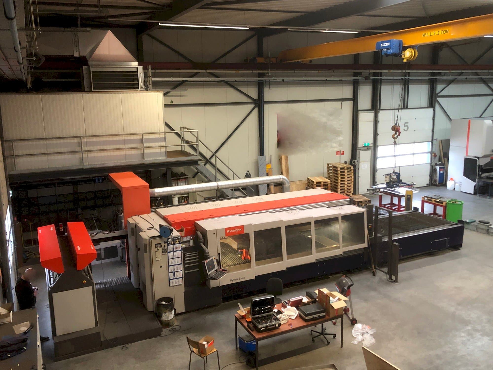 Vista frontale della macchina Bystronic Byspeed 3015