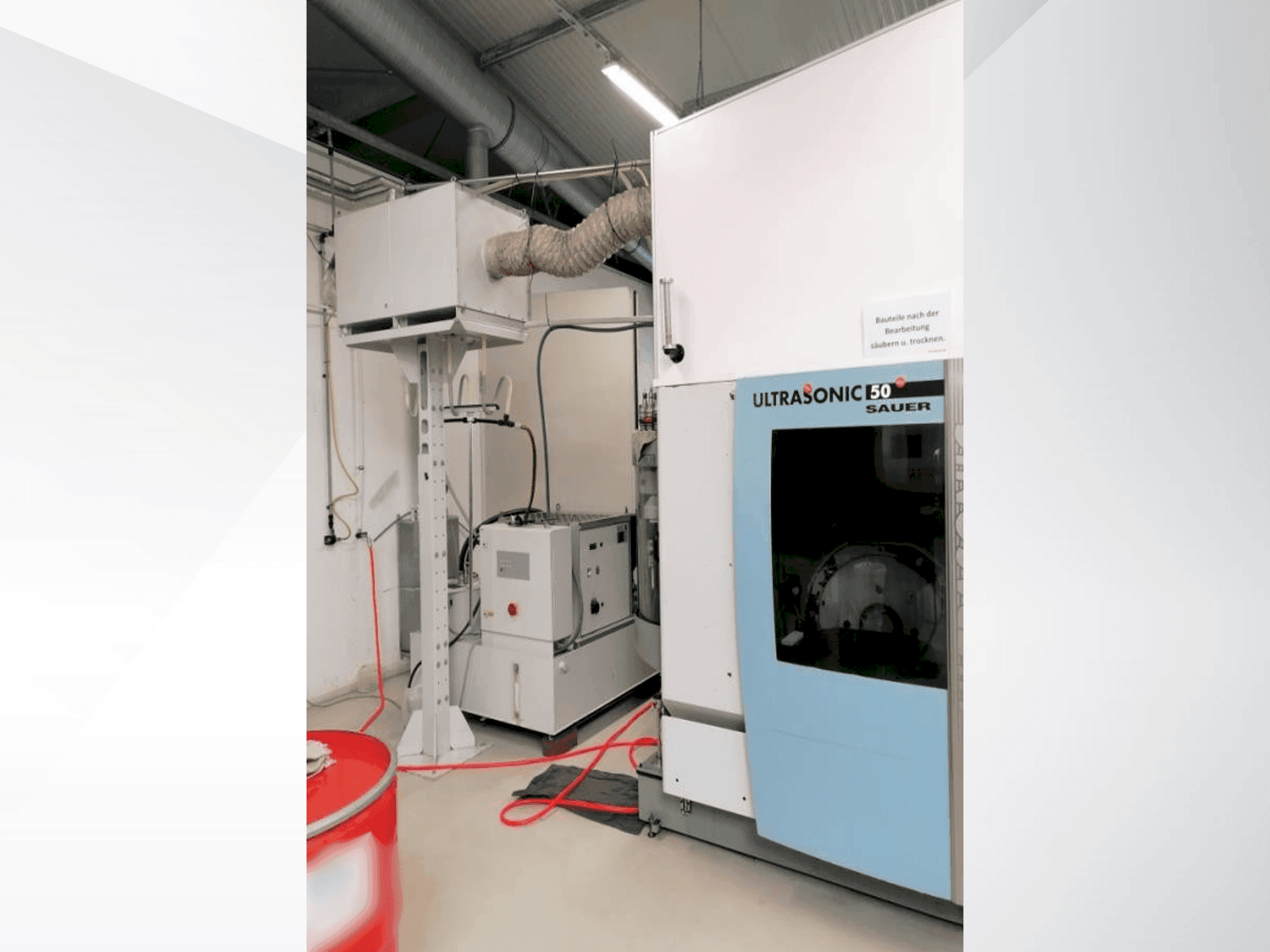 Vista frontale della macchina DMG Sauer Ultra sonic 50