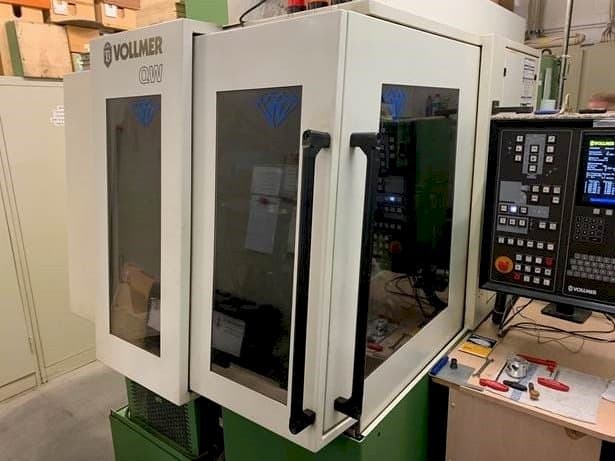 Vista frontale della macchina VOLLMER QW72 P