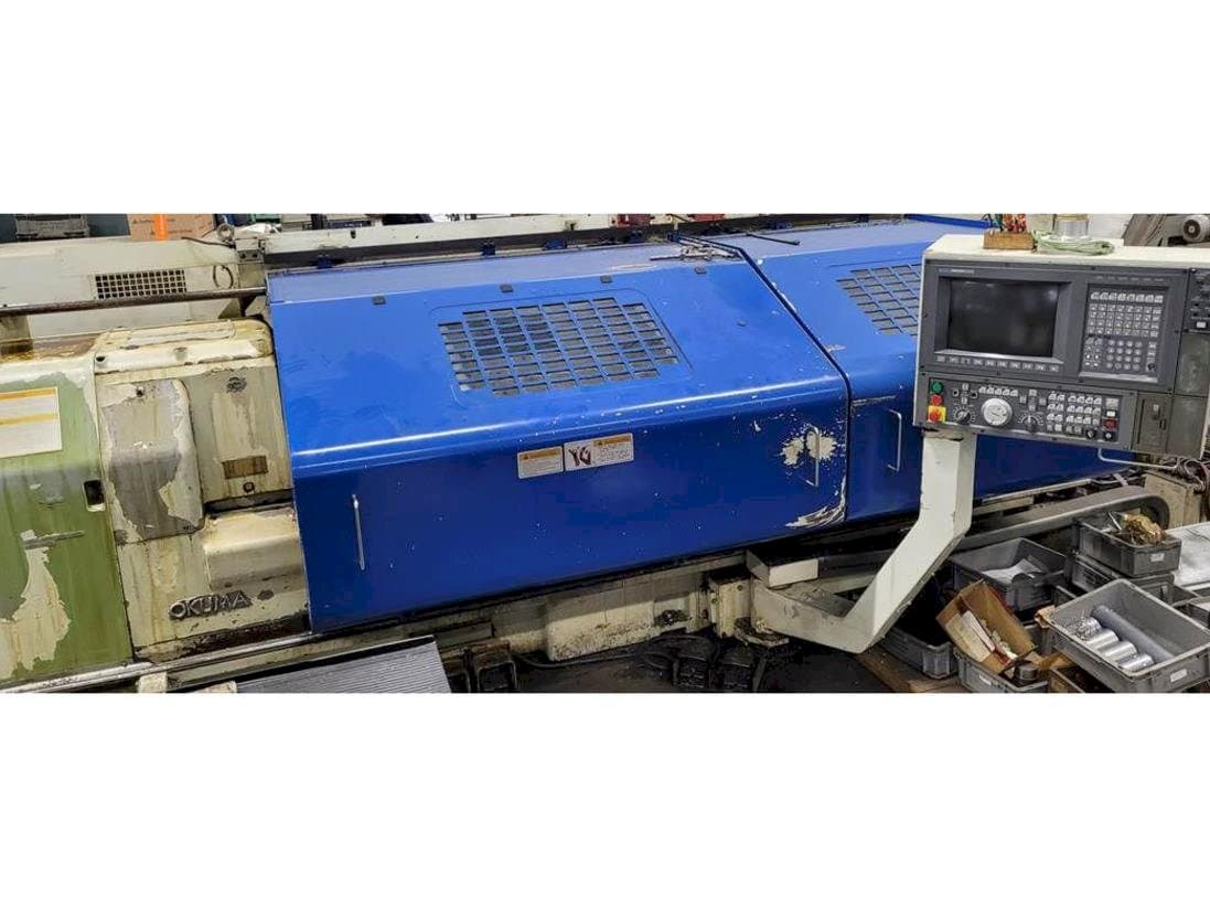 Vista frontale della macchina Okuma LH35