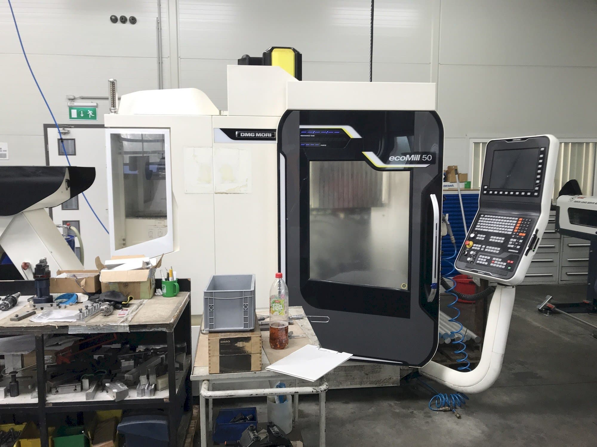 Vista frontale della macchina DMG MORI Ecomill 50