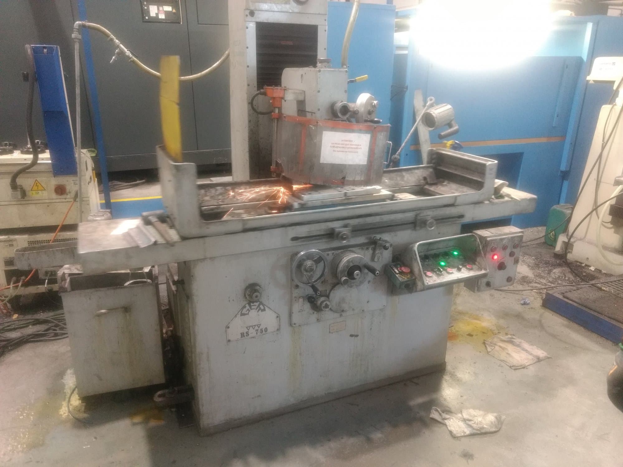 Vista frontale della macchina GER R.S. 750