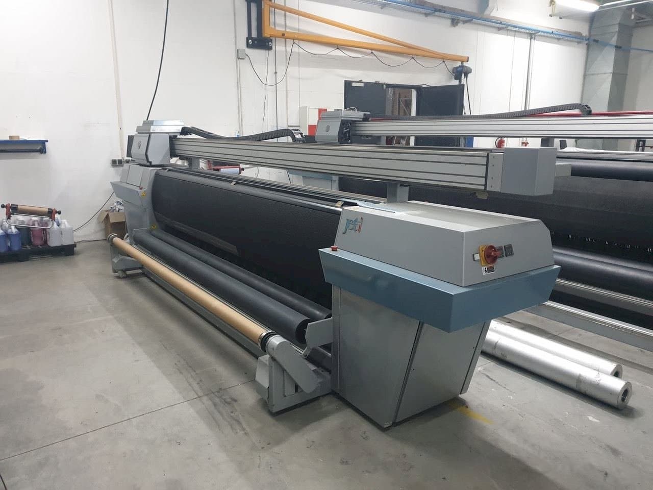 Vista frontale della macchina JETI 3300