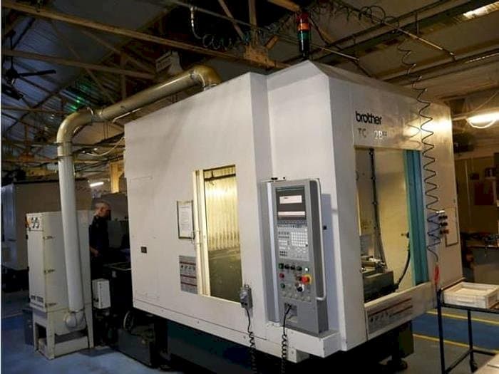 Vista frontale della macchina Brother TC-32 BN QT