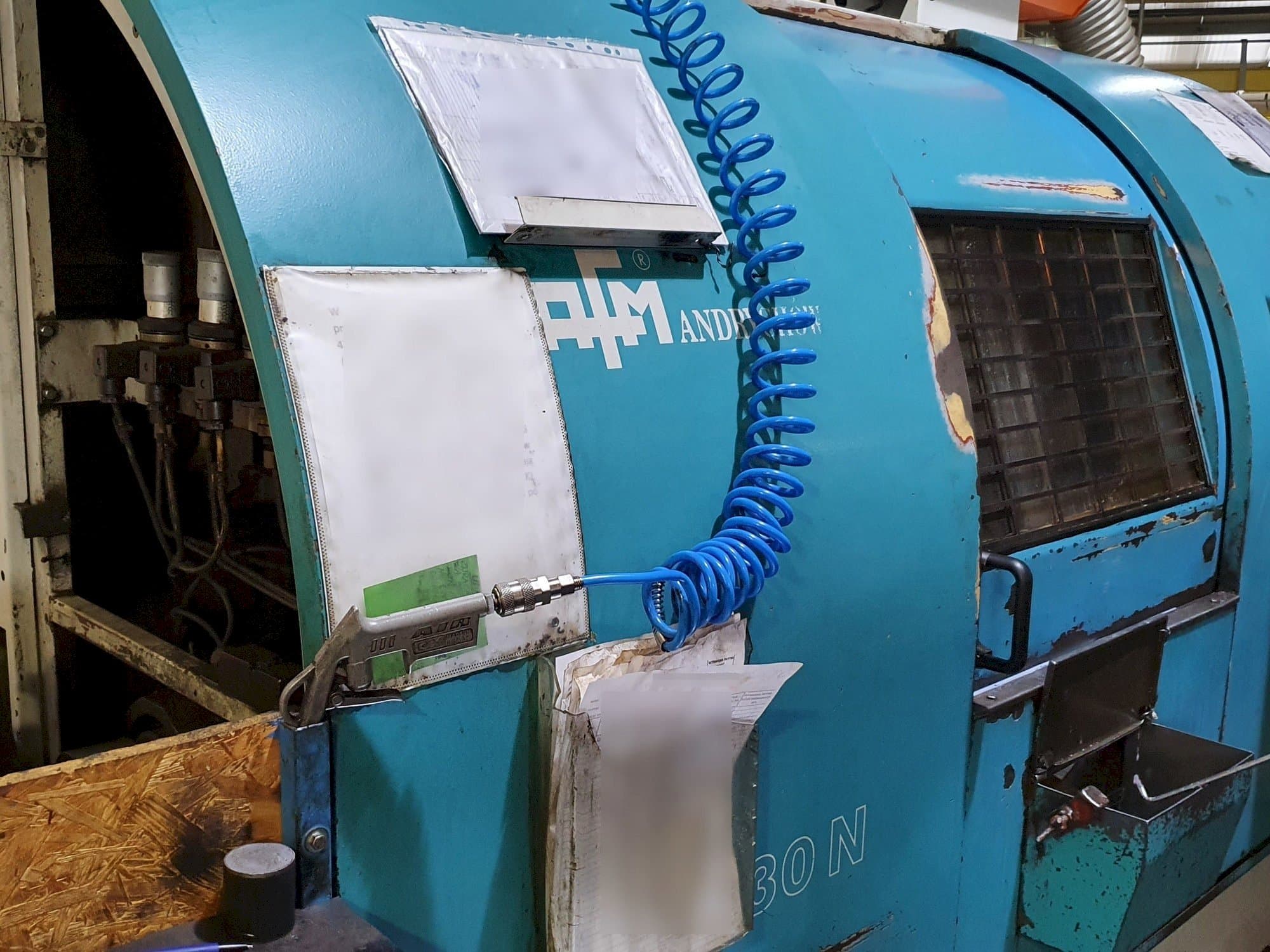 Vista frontale della macchina AFM TAE-30N