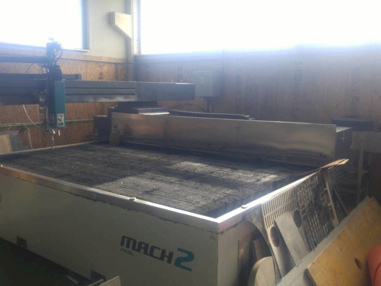 Vista frontale della macchina Flow Mach2-3120b