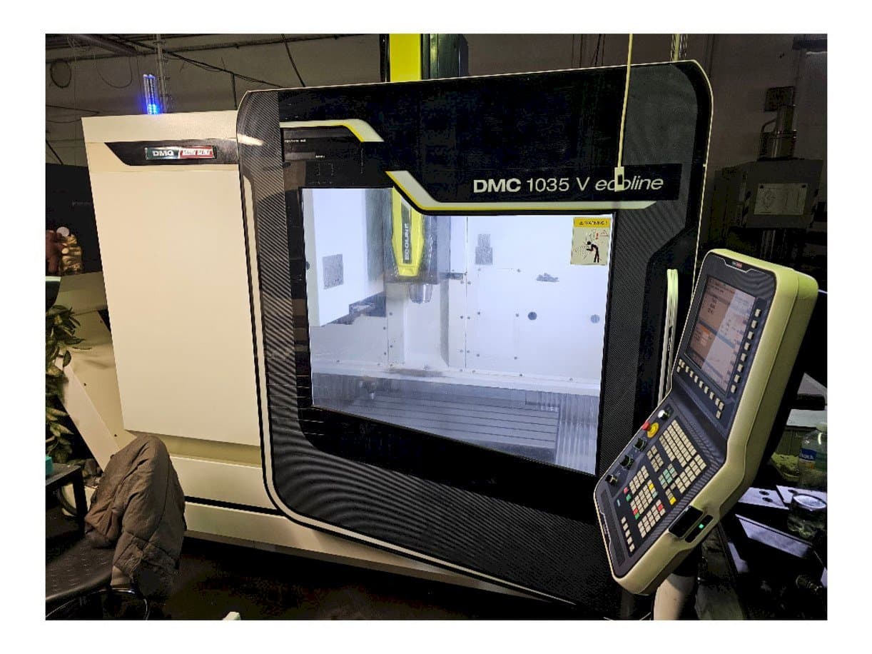 Vista frontale della macchina DMG DMC 1035 V ecoline