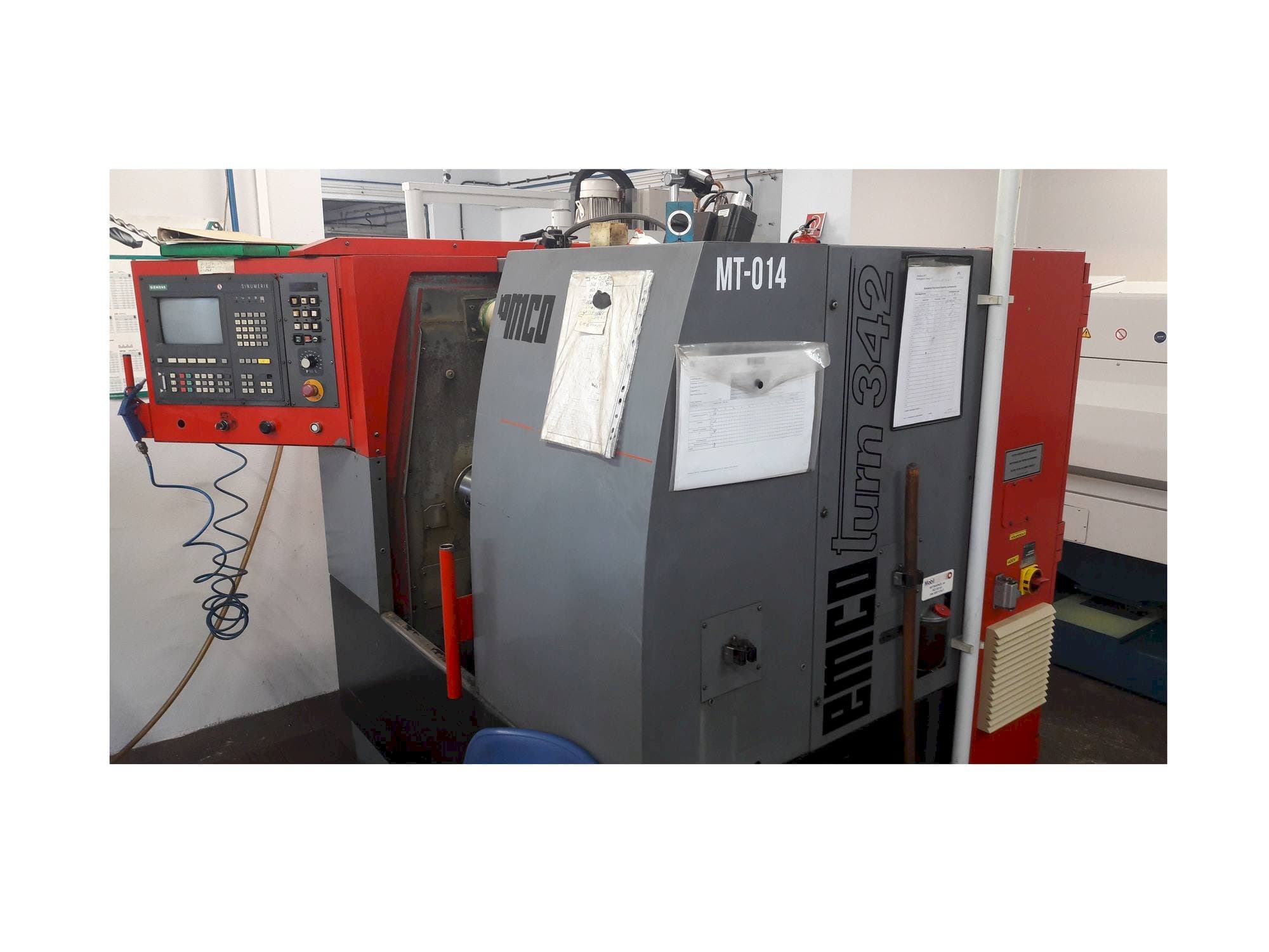 Vista frontale della macchina EMCO EMCOTURN 342