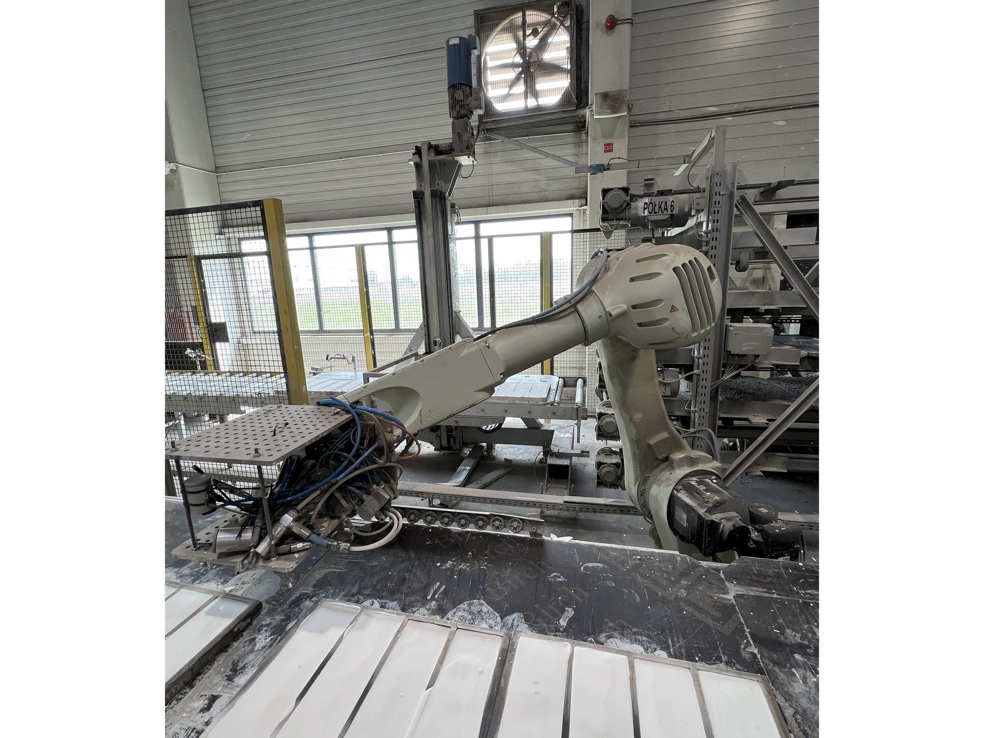 Vista frontale della macchina Kawasaki 3RS050N-BC02