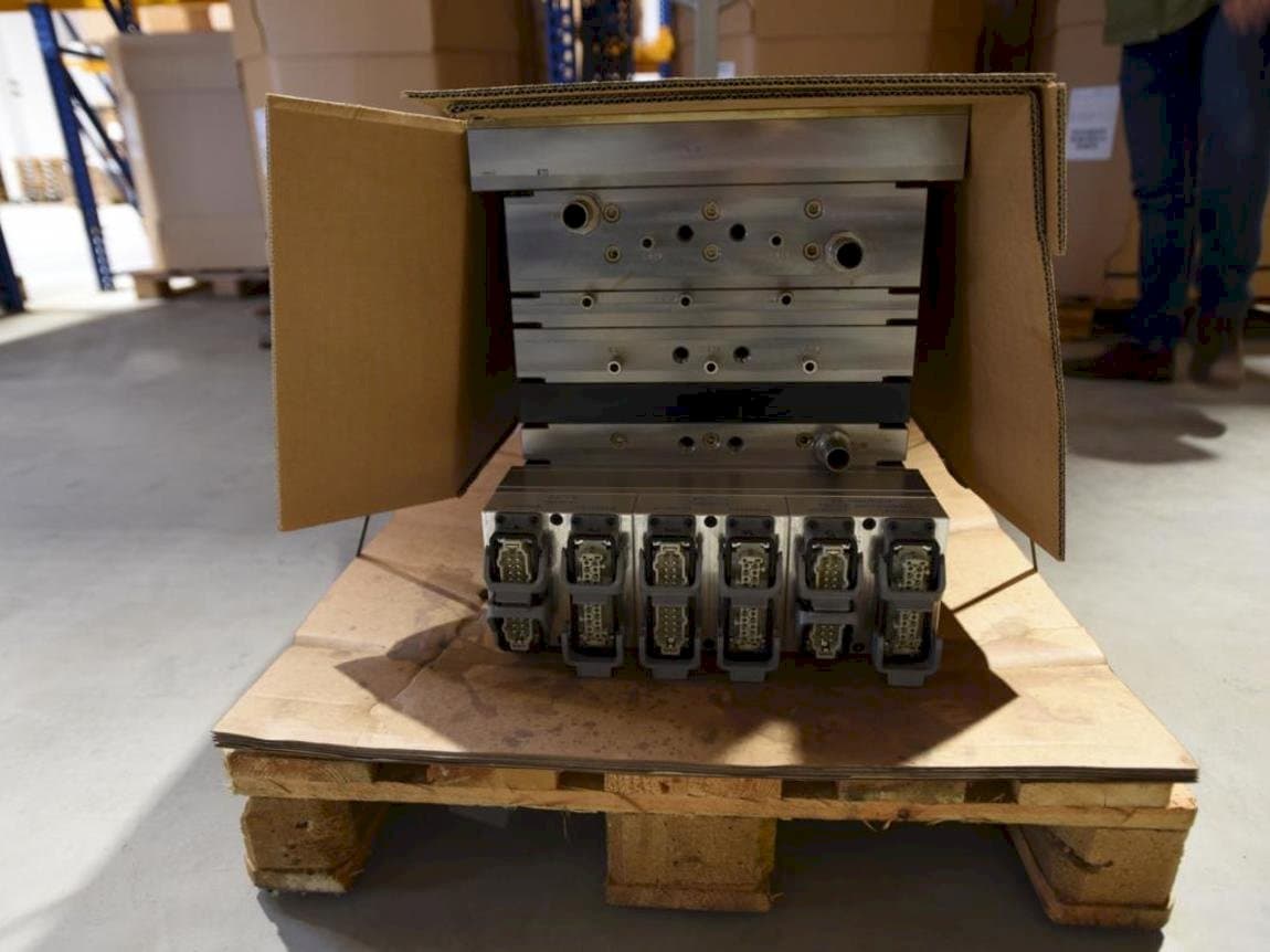 Vista frontale della macchina HTW PCO 1810