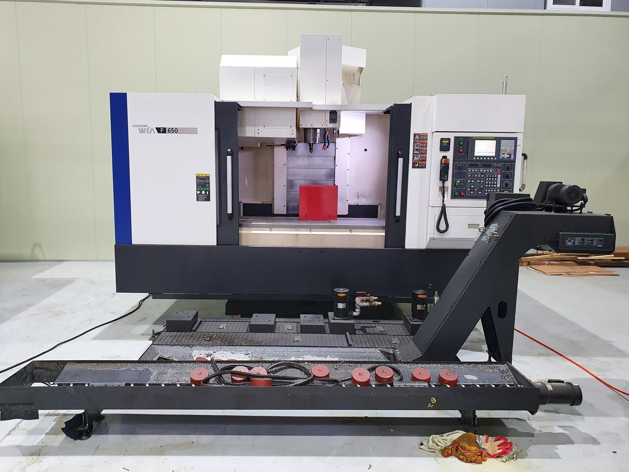 Vista frontale della macchina Hyundai Wia F650