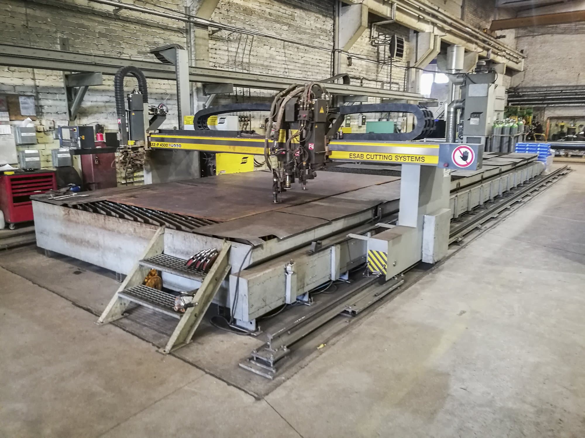 Vista lato destro della macchina ESAB SXE-P2 4500