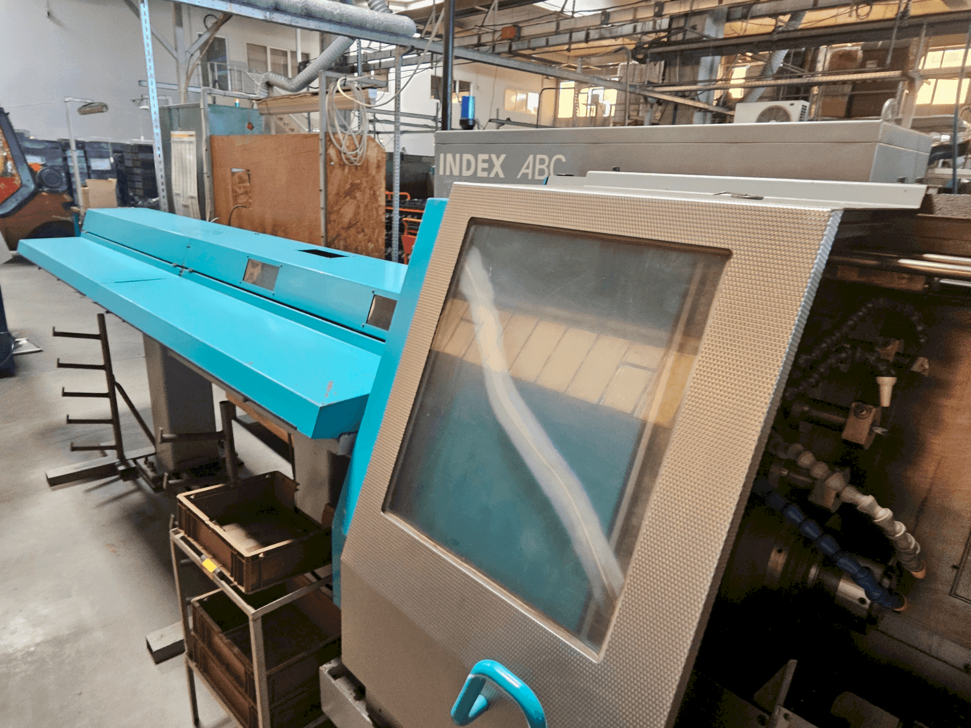 Vista frontale della macchina Index ABC