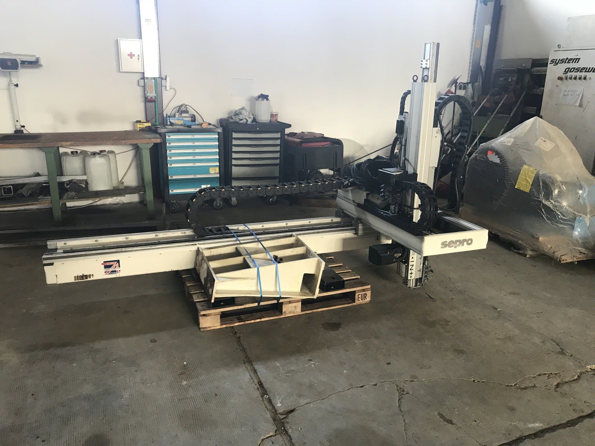 Vista frontale della macchina Sepro 3021 BZ