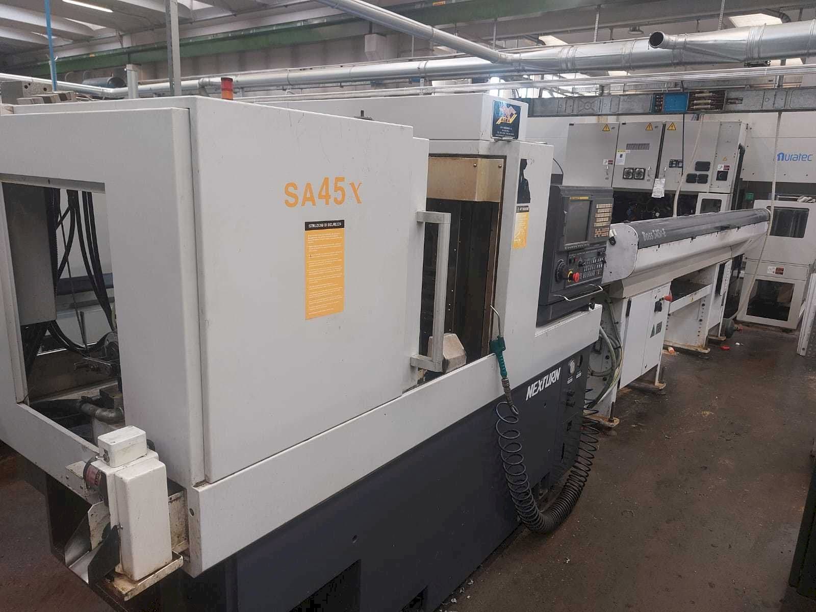 Vista laterale sinistra della macchina Nexturn SA 45X
