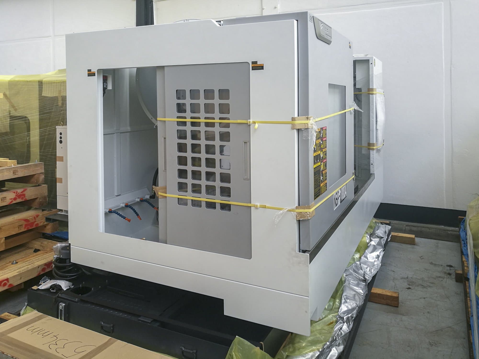 Vista lato sinistro 1 della macchina Feeler NBP-1000A