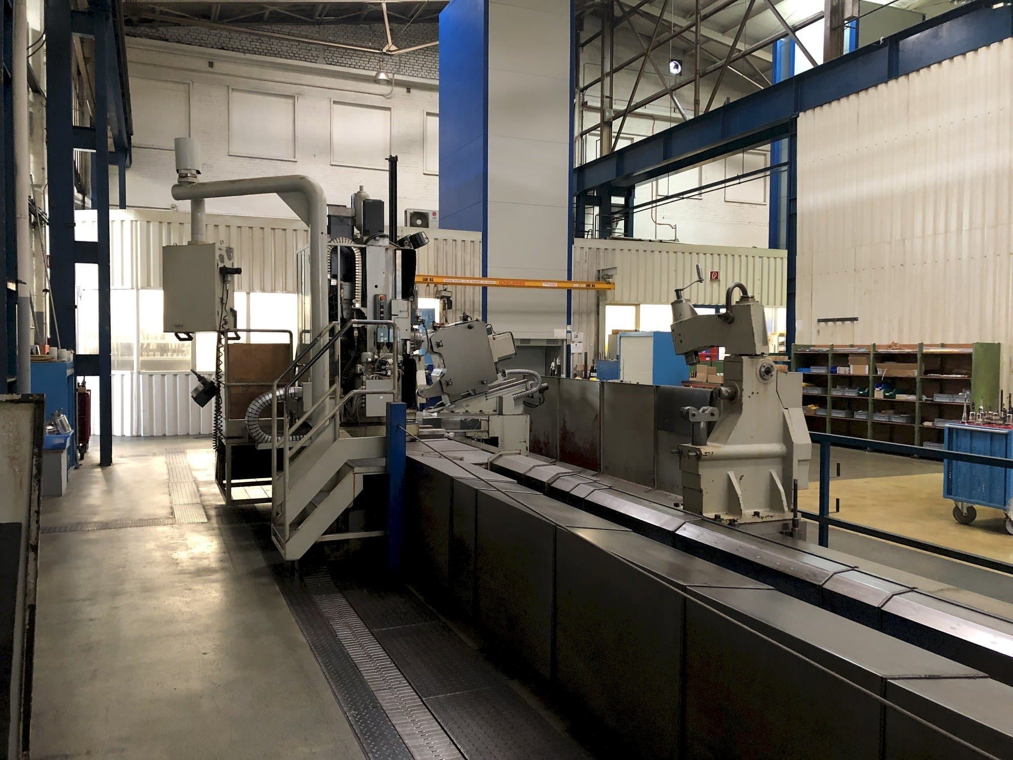 Vista frontale della macchina Tacchi Giacomo HD/3-120L CNC