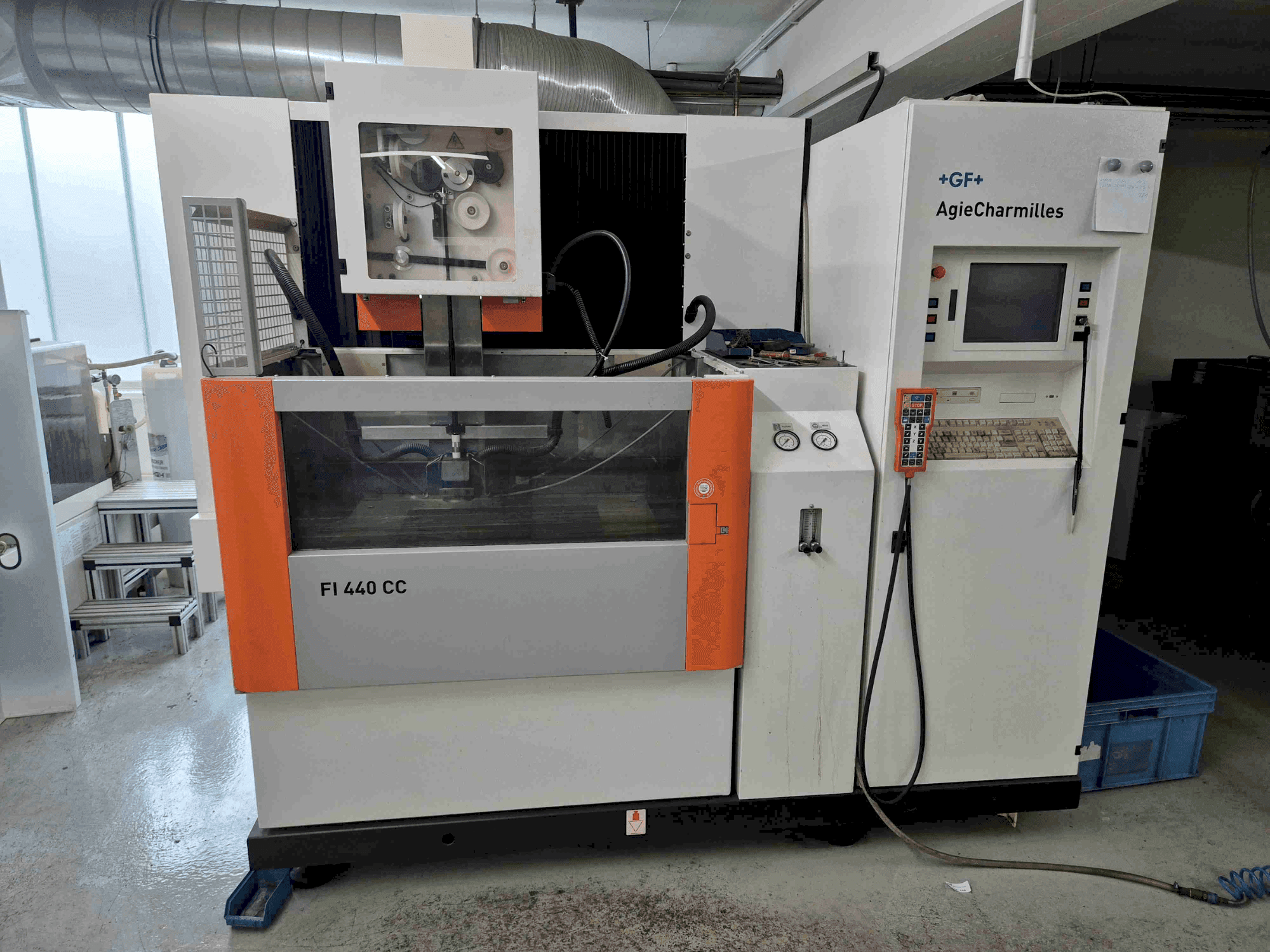 Vista frontale della macchina CHARMILLES FI 440 CC