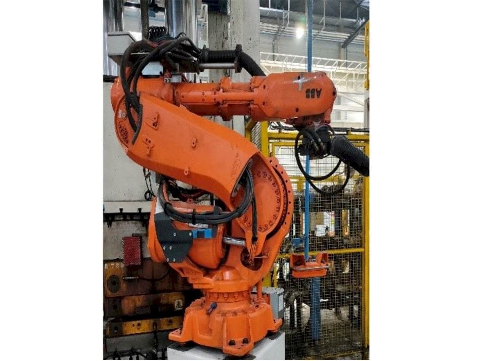 Vista frontale della macchina ABB IRB 6640-185/2.8