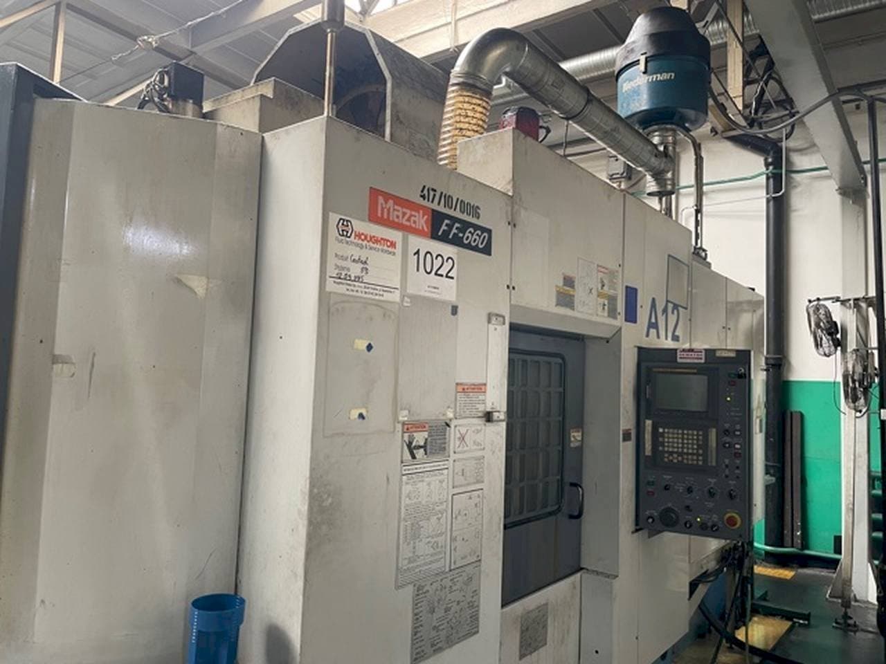 Vista frontale della macchina Mazak FF-660