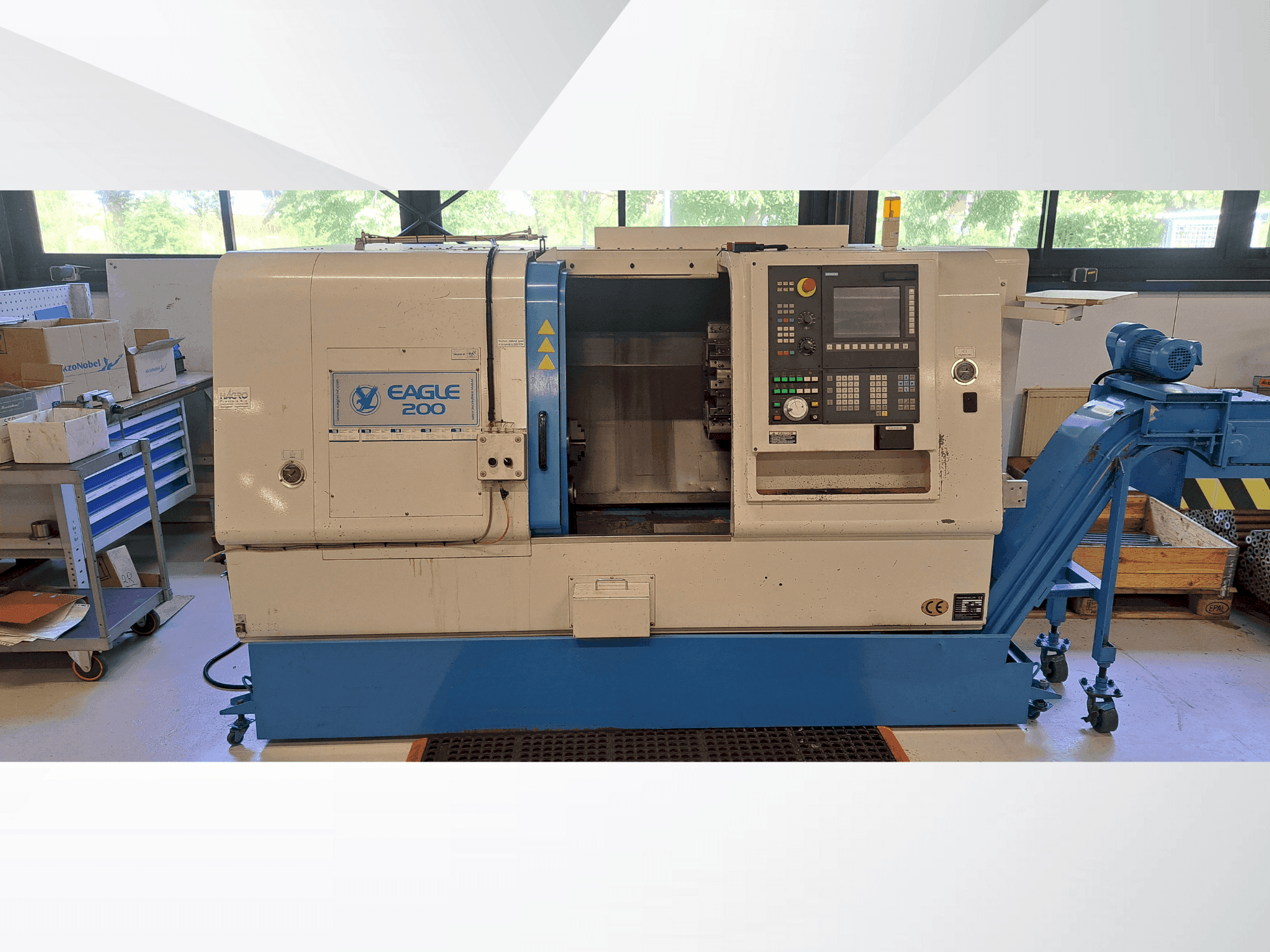 Vista frontale della macchina Dugard									 Eagle FCL-200HT