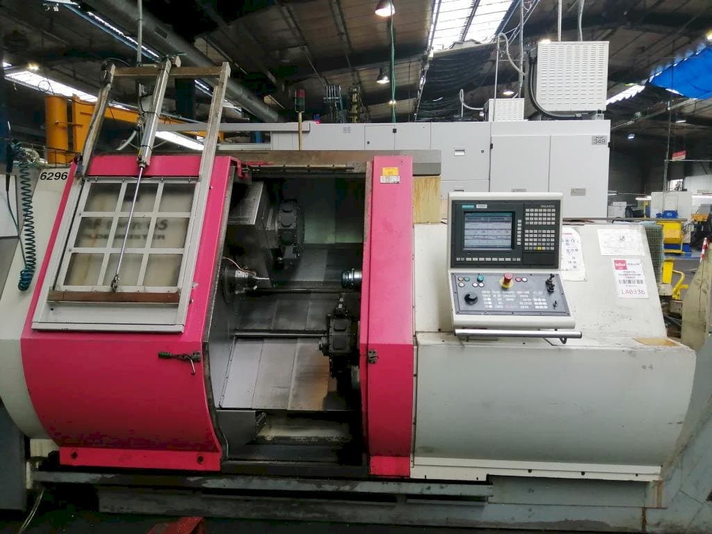 Vista frontale della macchina Gildemeister MF twin 65