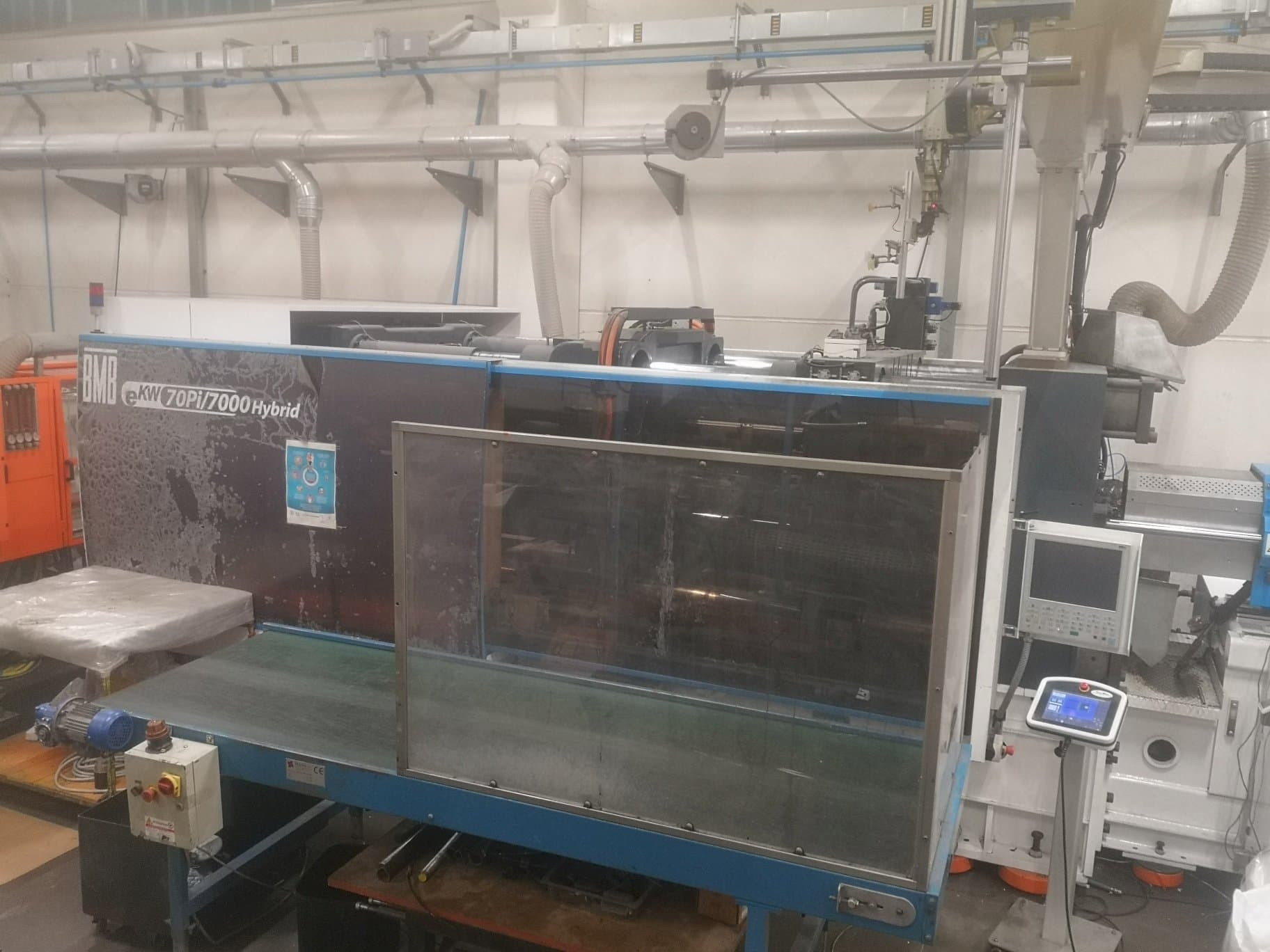 Vista frontale della macchina BMB Ekw 70pi Hybrid