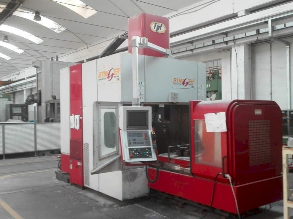 Vista frontale della macchina FPT Stinger