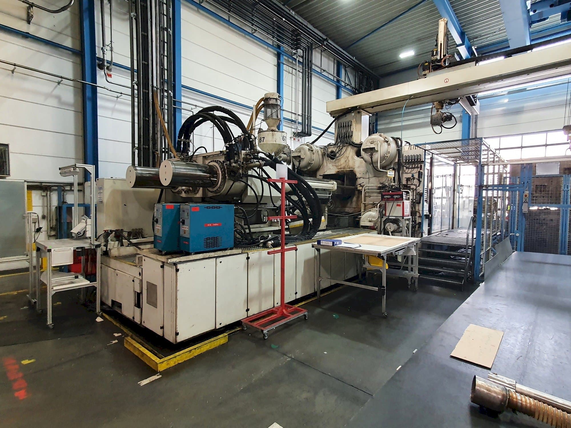 Vista frontale della macchina Engel ES 16050/2000 Duo