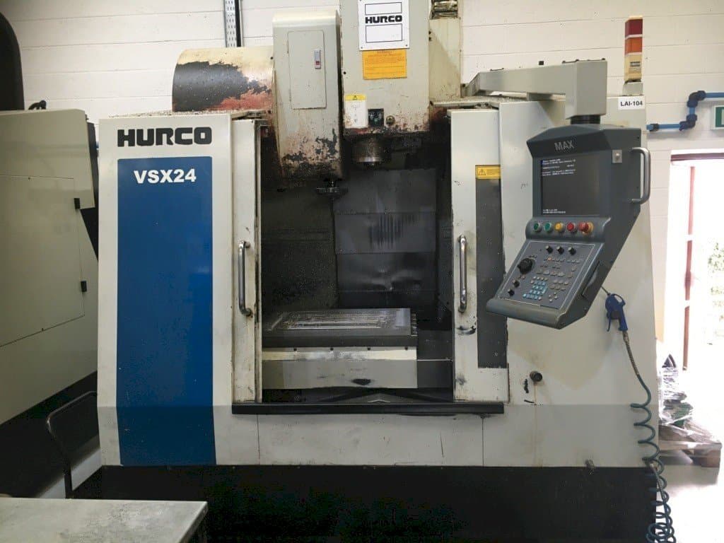 Vista frontale della macchina Hurco VSX24