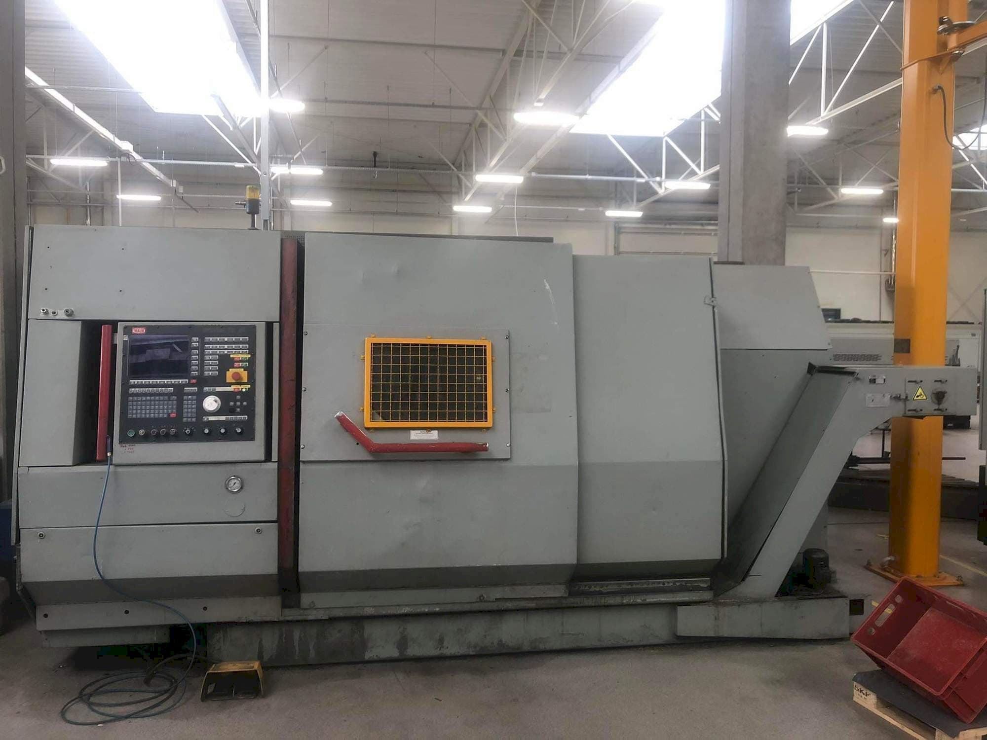 Vista frontale della macchina TRAUB TNA600