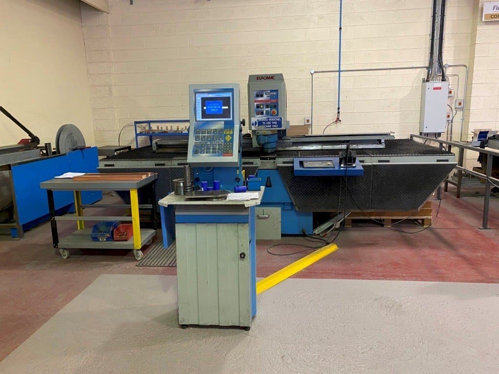 Vista frontale della macchina Euromac ZX 1250/30